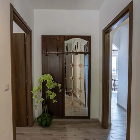 Milena Apartman Lesa